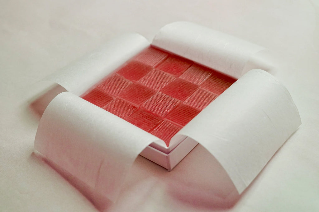 【1月23日発売】YUKI FUJIWARA × atelier shimura コラボレーション菓子 四季の菓「冬 − 日本茜」