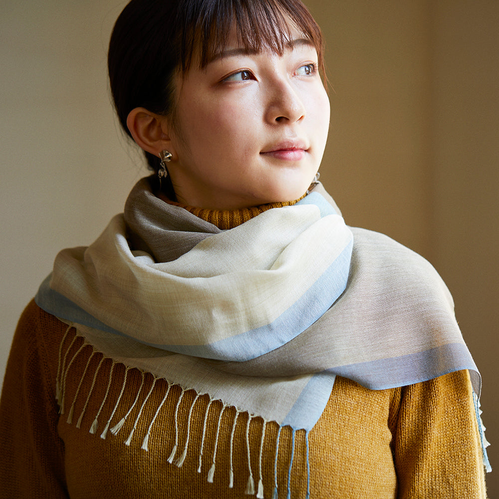 色合わせストール ロスコ − ムーンベージュと藍