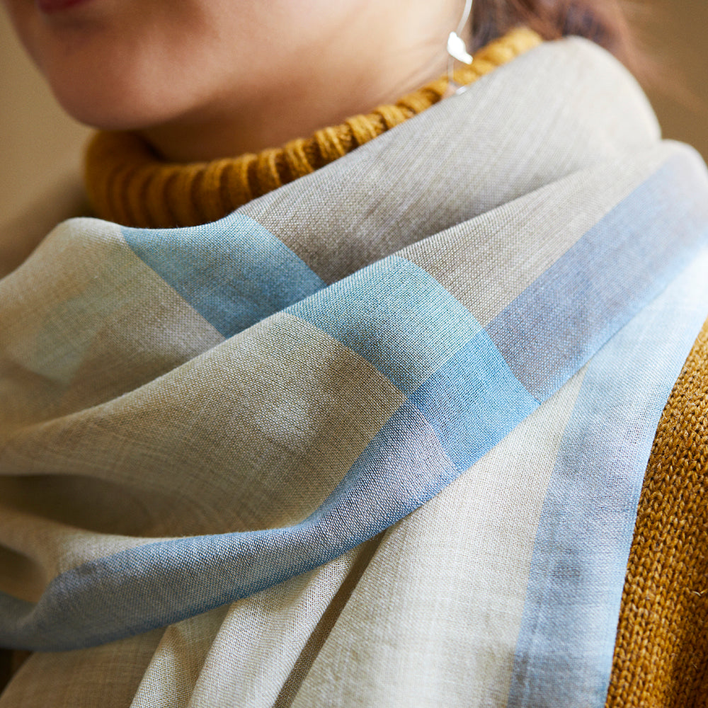 色合わせストール ロスコ − ムーンベージュと藍