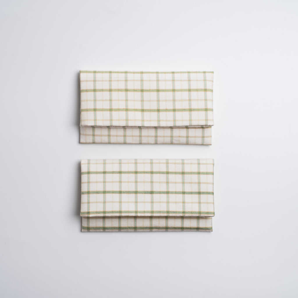 裂の数珠袱紗　[0016]