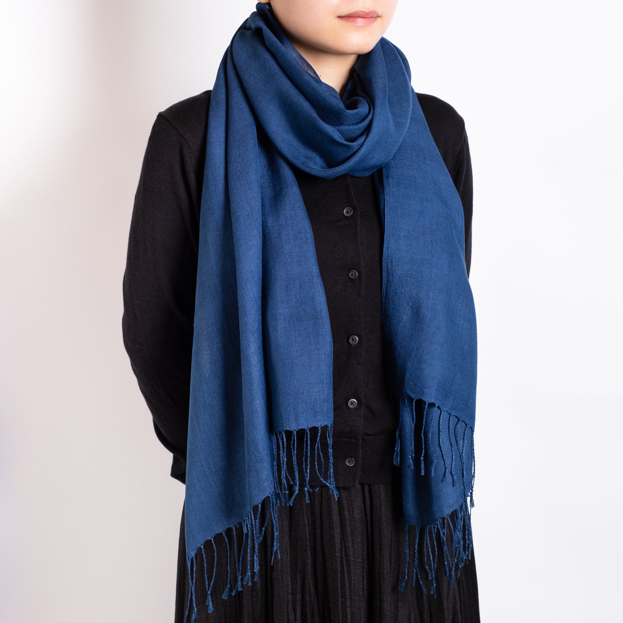 手織りの色無地ストール −藍−