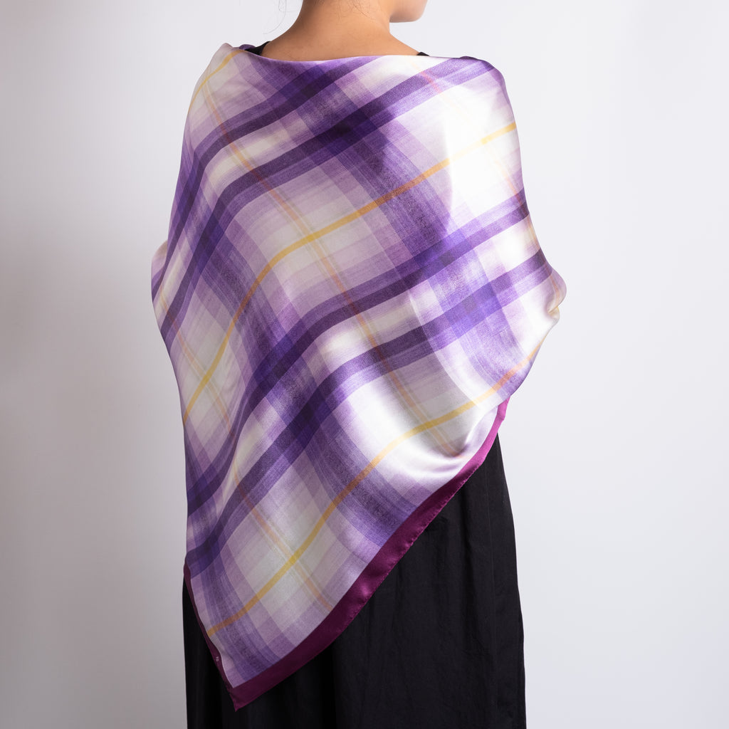 ふくみシルクスカーフ「白菖」