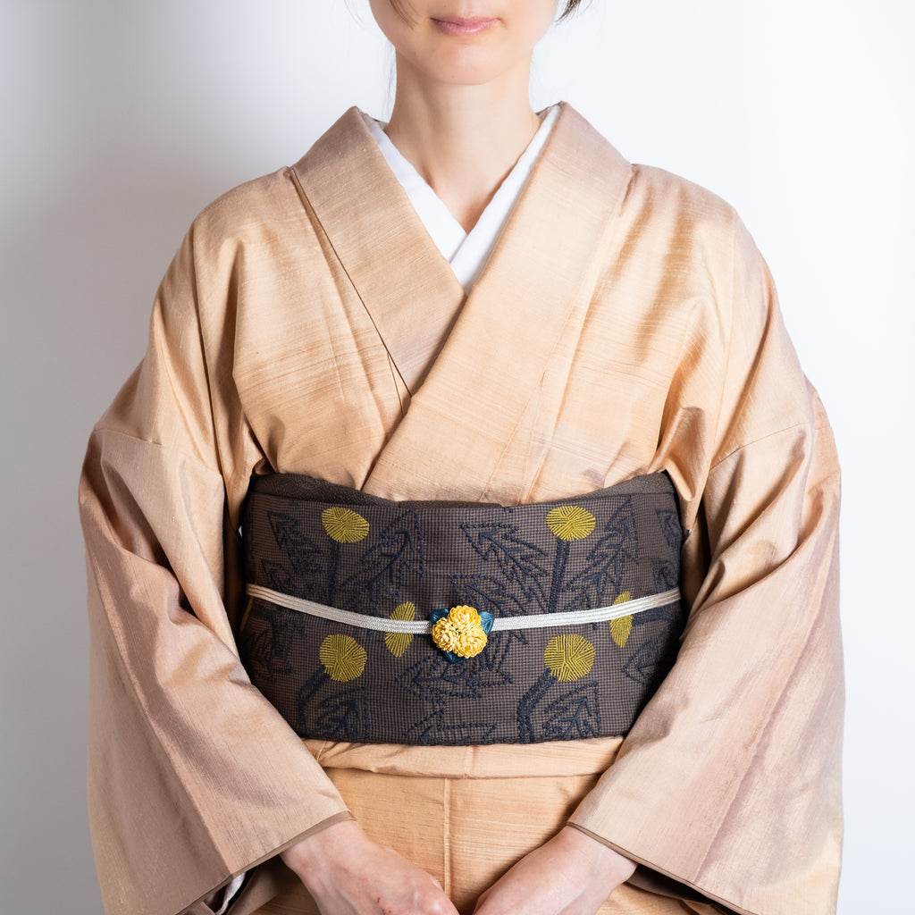 草木染めブローチ 「 鼓草（つづみぐさ） 」